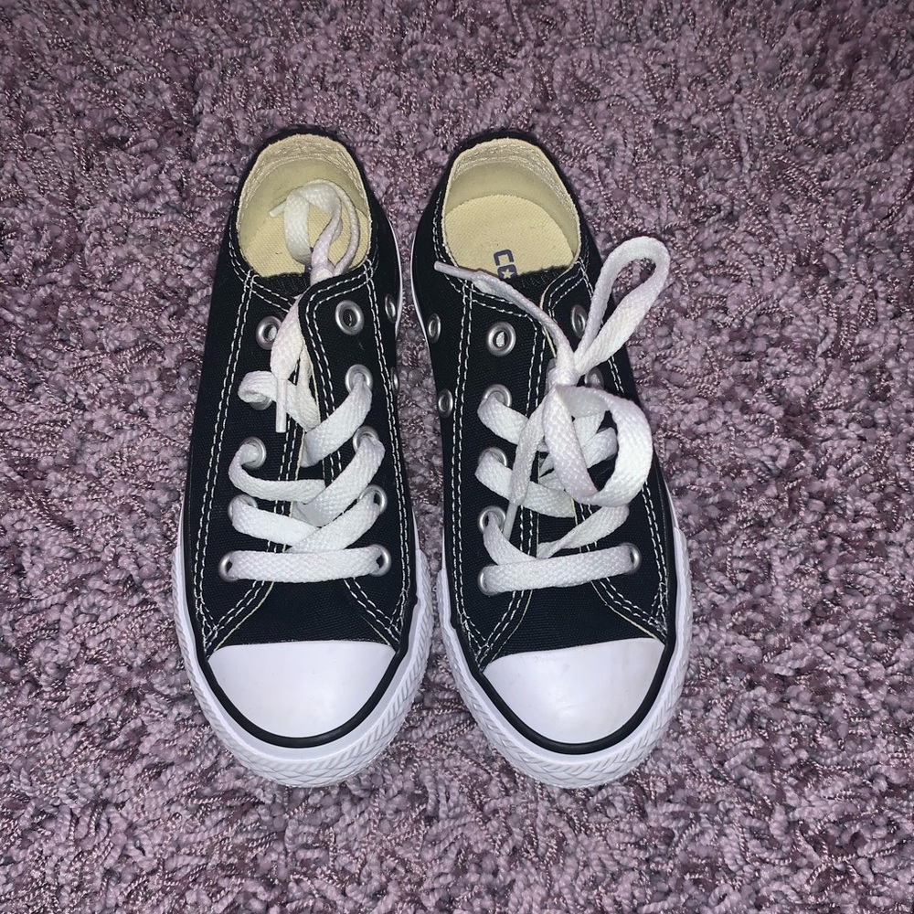 Little girl converse